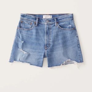 Abercrombie and fitch curve love, High rise, 4” inseam, NWT, size 26 shorts